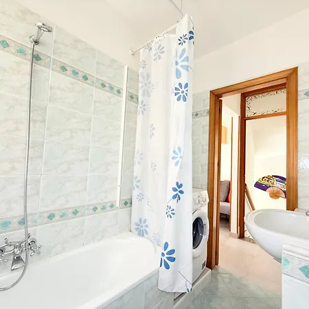 P098 - Porto Recanati, Cielo-terra Con Balcone A 20mt Dal Mare Apartman